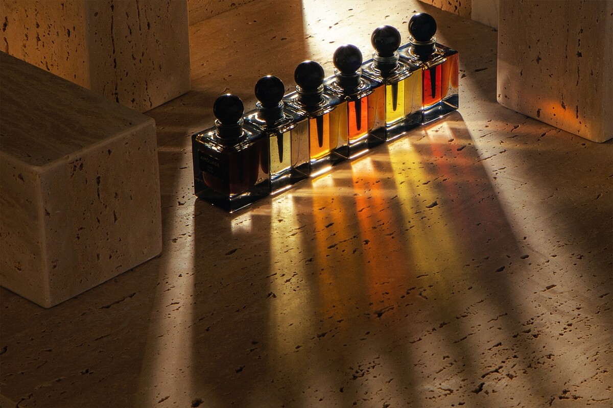 AMOUAGE ATTARS精油系列情境圖。