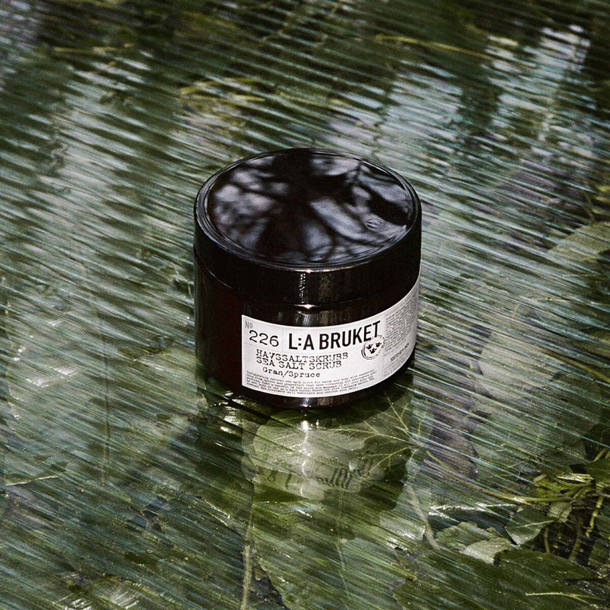 L:A BRUKET 226身體去角質(#雲杉)情境。