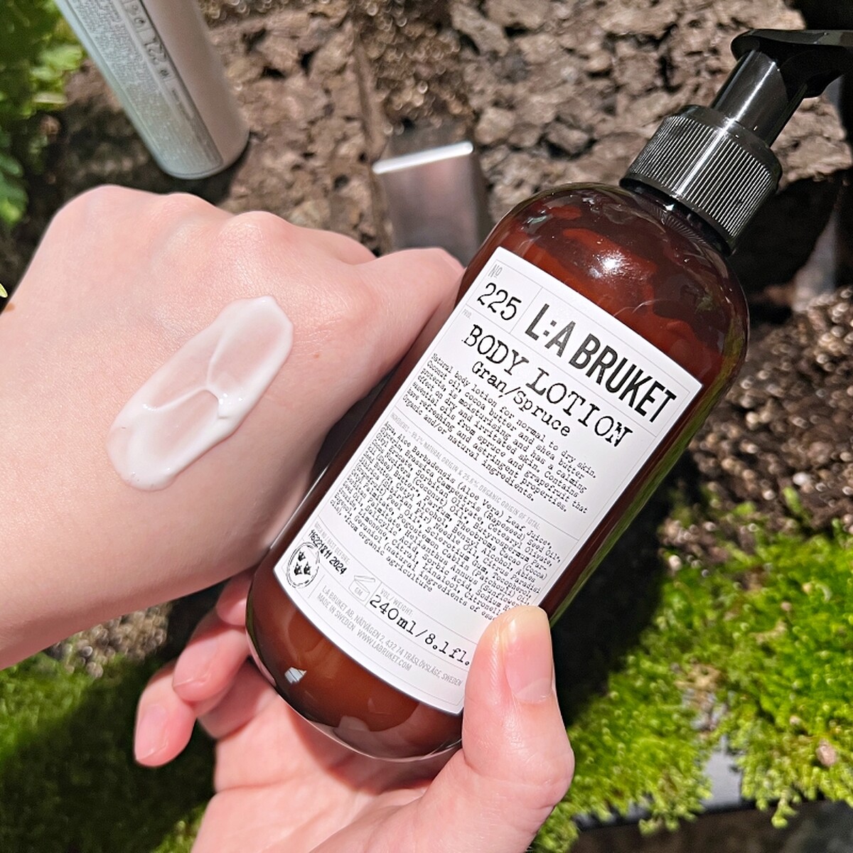 L:A BRUKET 225身體乳(#雲杉)質地。