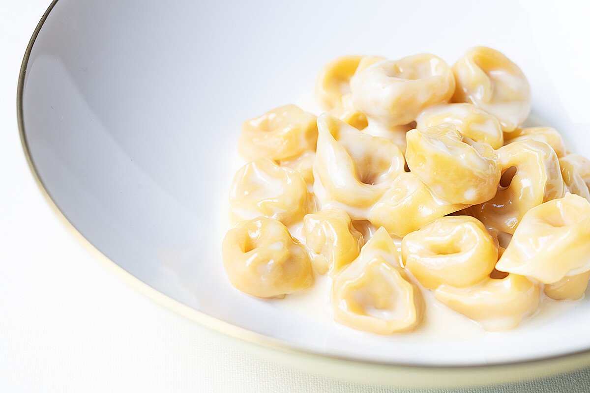 招牌菜 Tortellini with Parmigiano Reggiano Cream。