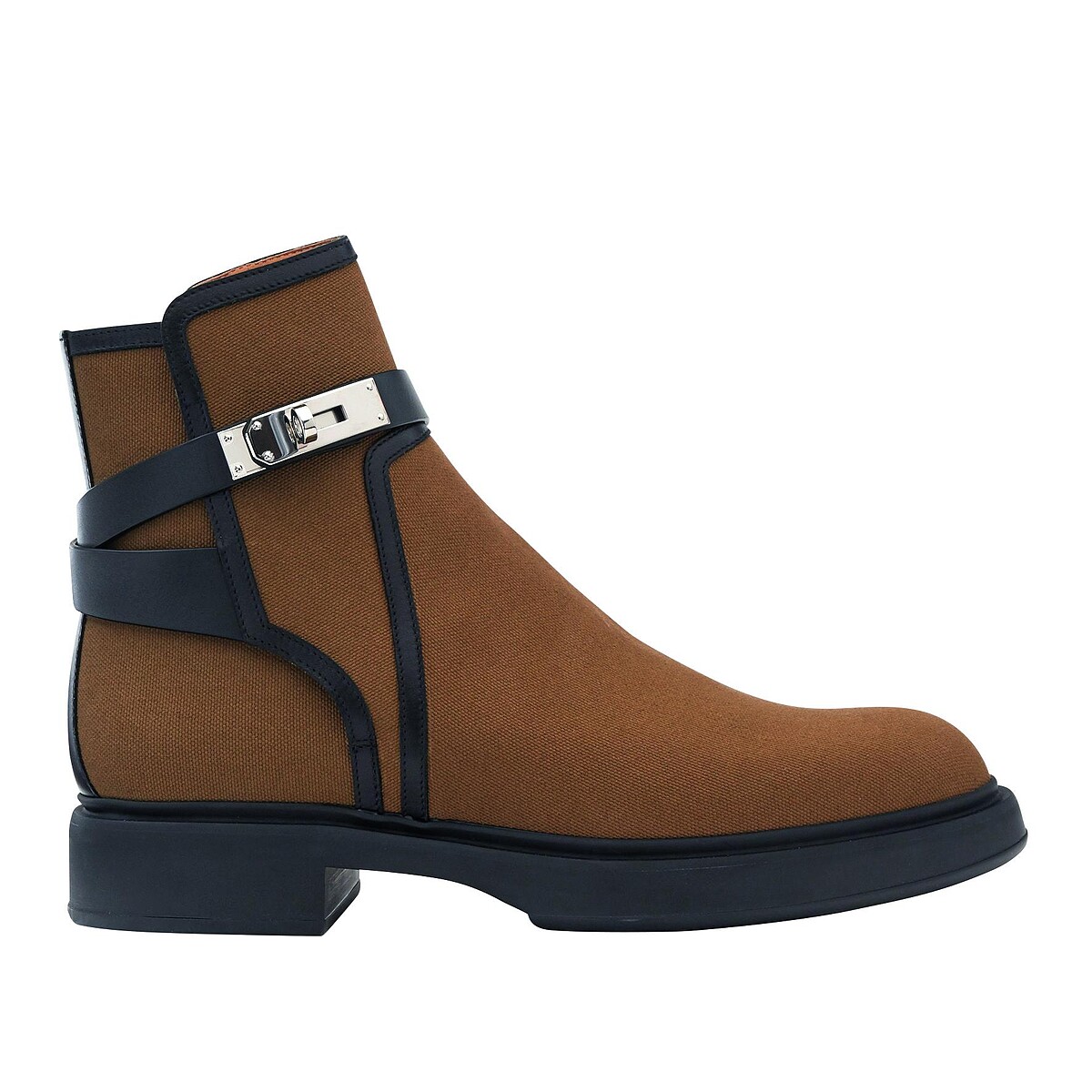 Herm&egrave;s 棉質帆布與小牛皮拼接踝靴，NT50,500。