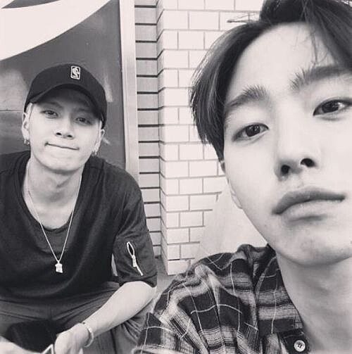 安孝燮與王嘉爾是好兄弟