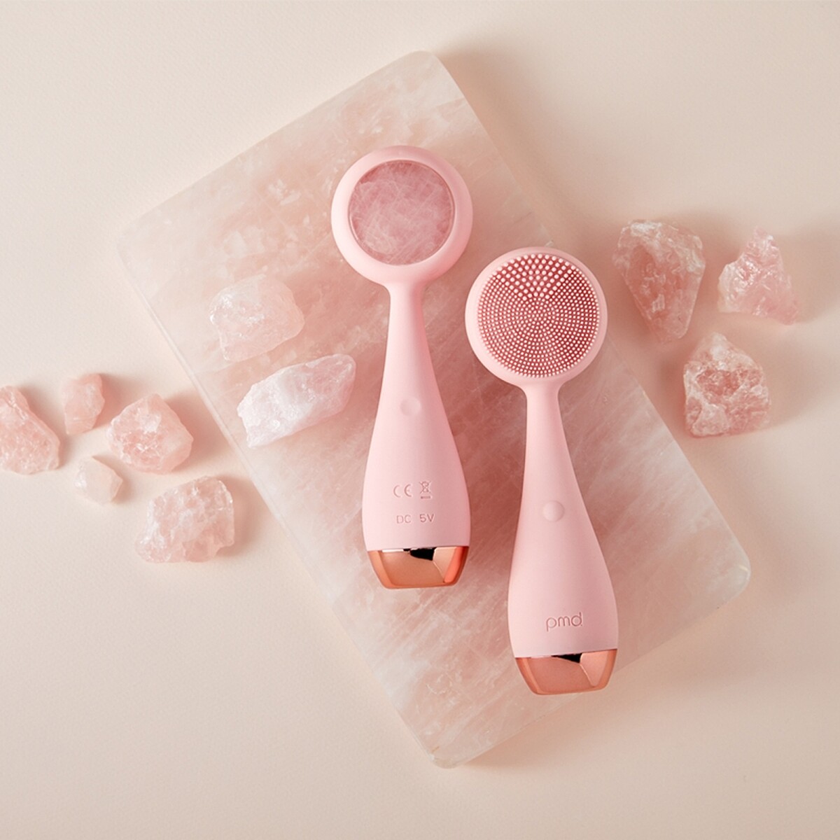 PMD Pro Gemstone潔顏超導晶石美膚儀情境圖。