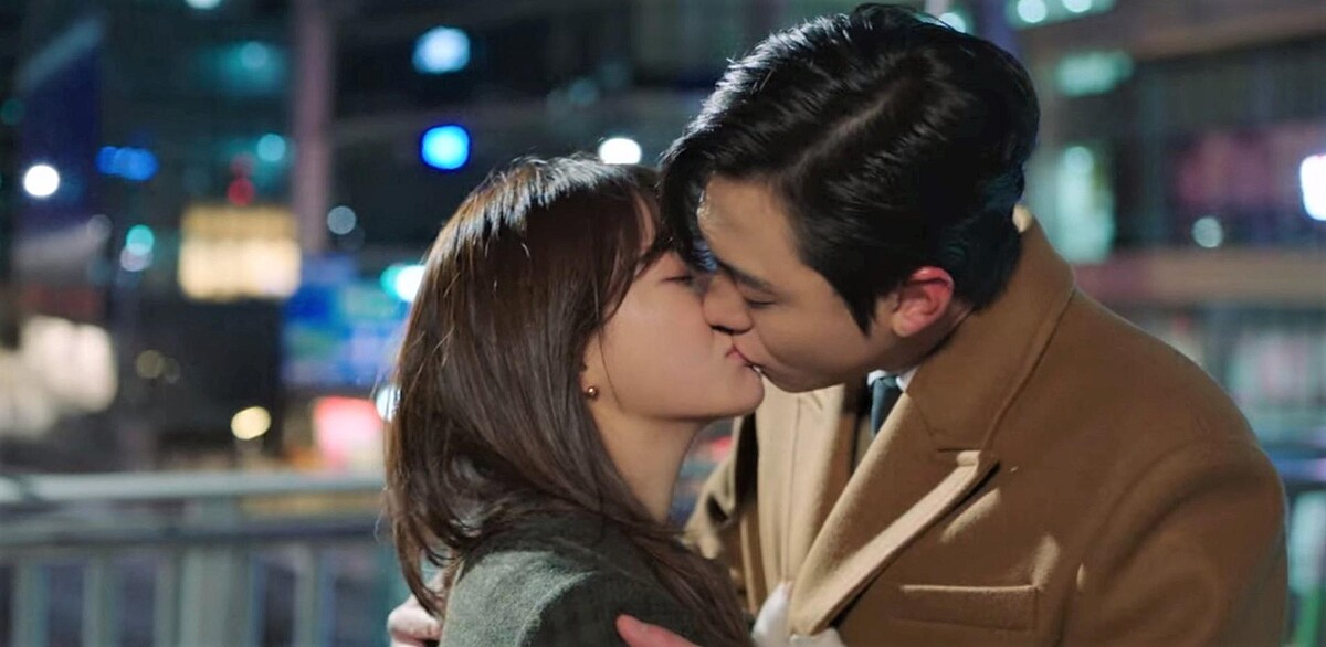 《社內相親》夏莉二吻泰武 這次不是失誤