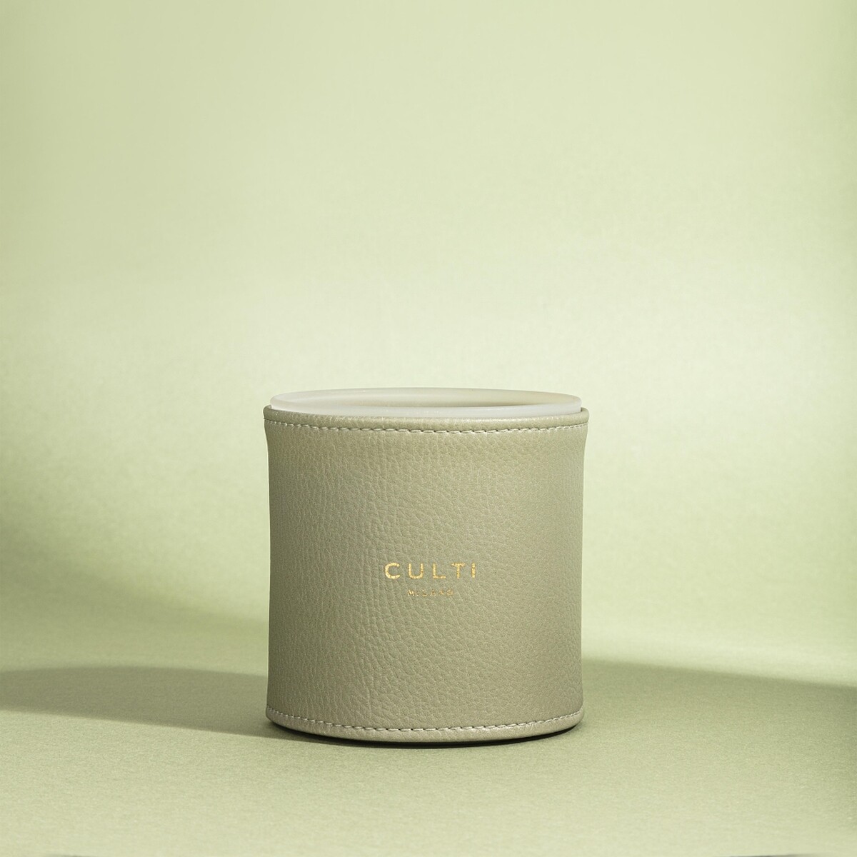 CULTI MILANO粉彩系列蠟燭系列的生態皮革套。