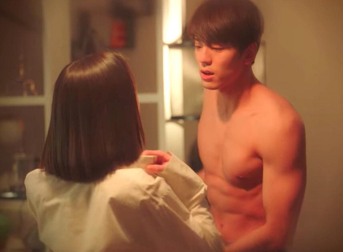 《社內相親》一觸即發慾望超火辣