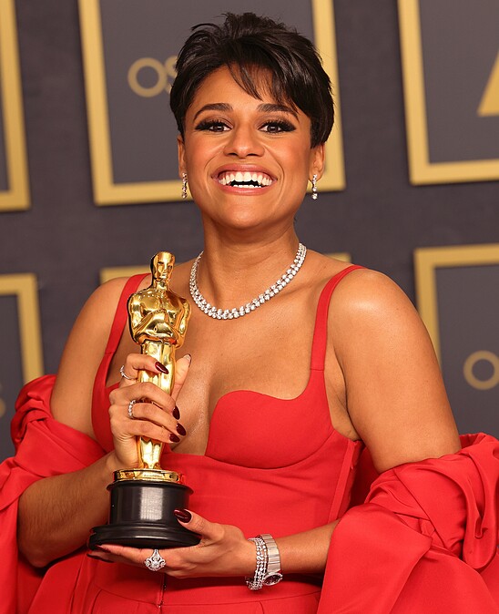 2022奧斯卡紅毯珠寶穿搭造型：亞莉安娜黛博塞（Ariana DeBose）