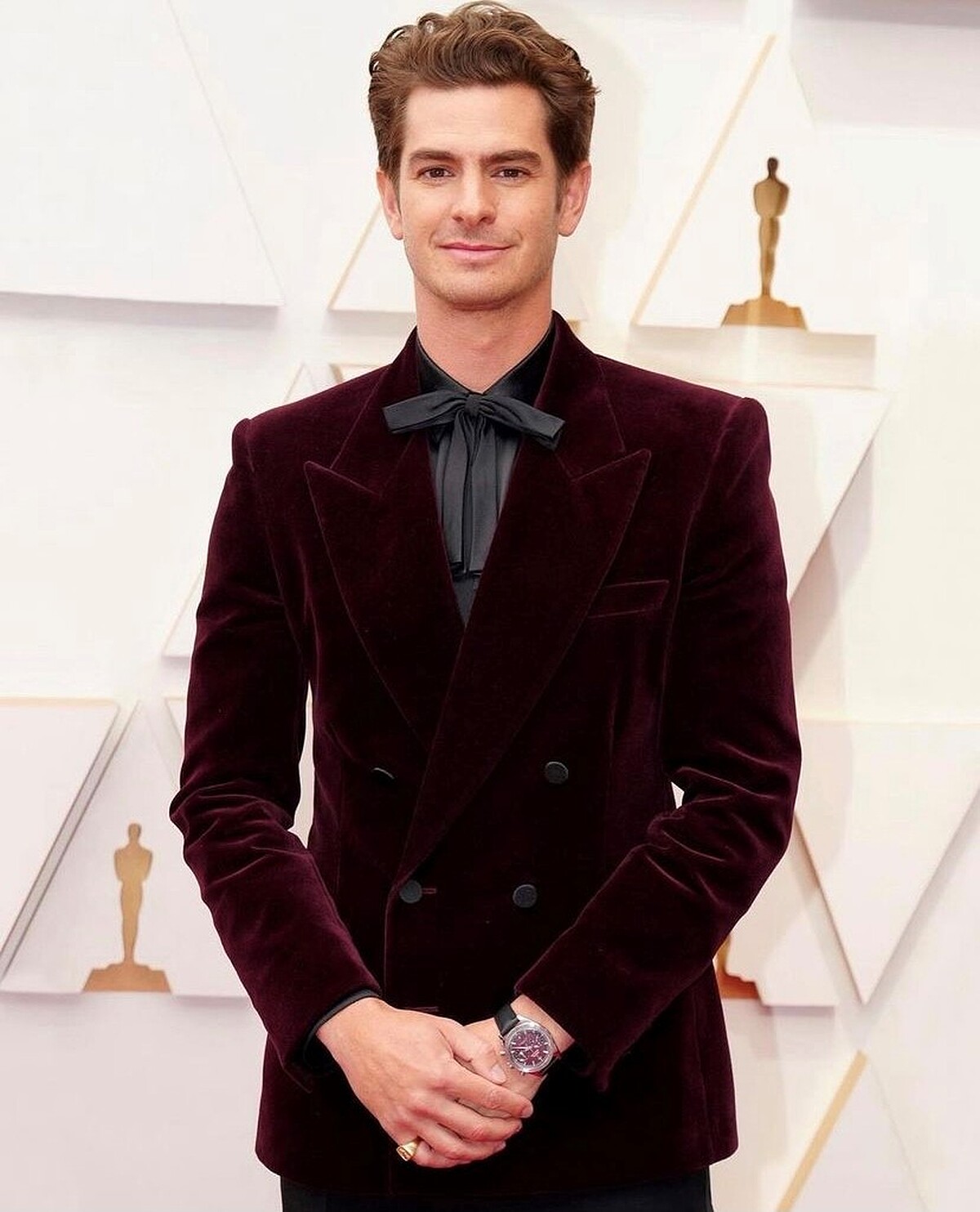 2022奧斯卡紅毯的男星造型與穿搭手錶:安德魯加菲爾德 Andrew Garfield