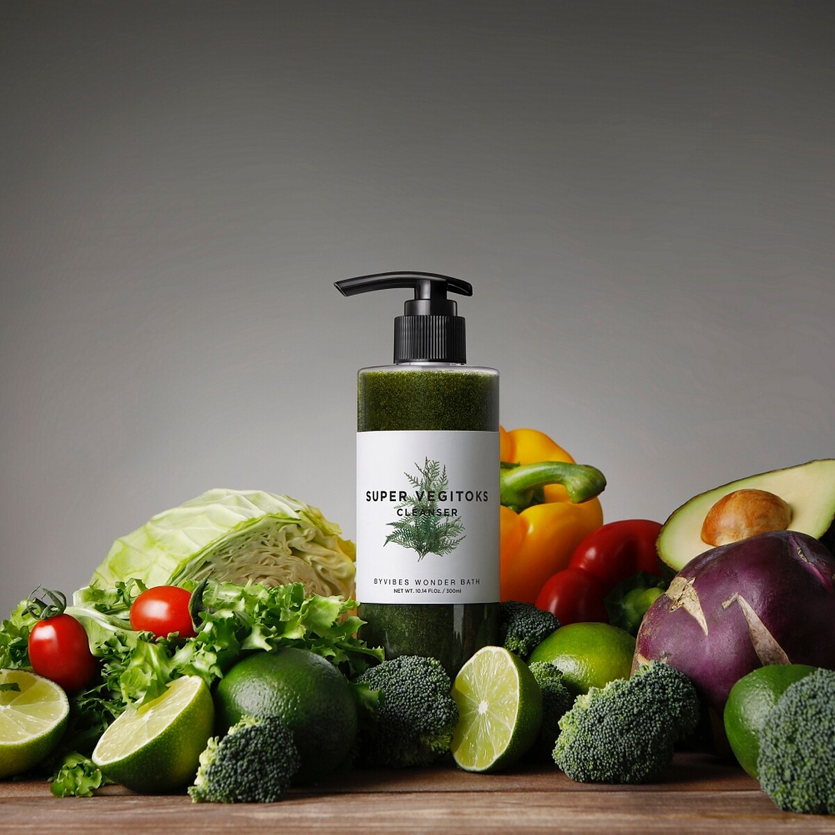 Wonder Bath蔬果精華自動發泡洗卸潔顏露官方形象照主視覺。