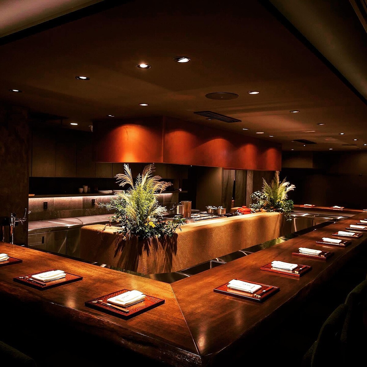 「Den」位於東京神宮前。