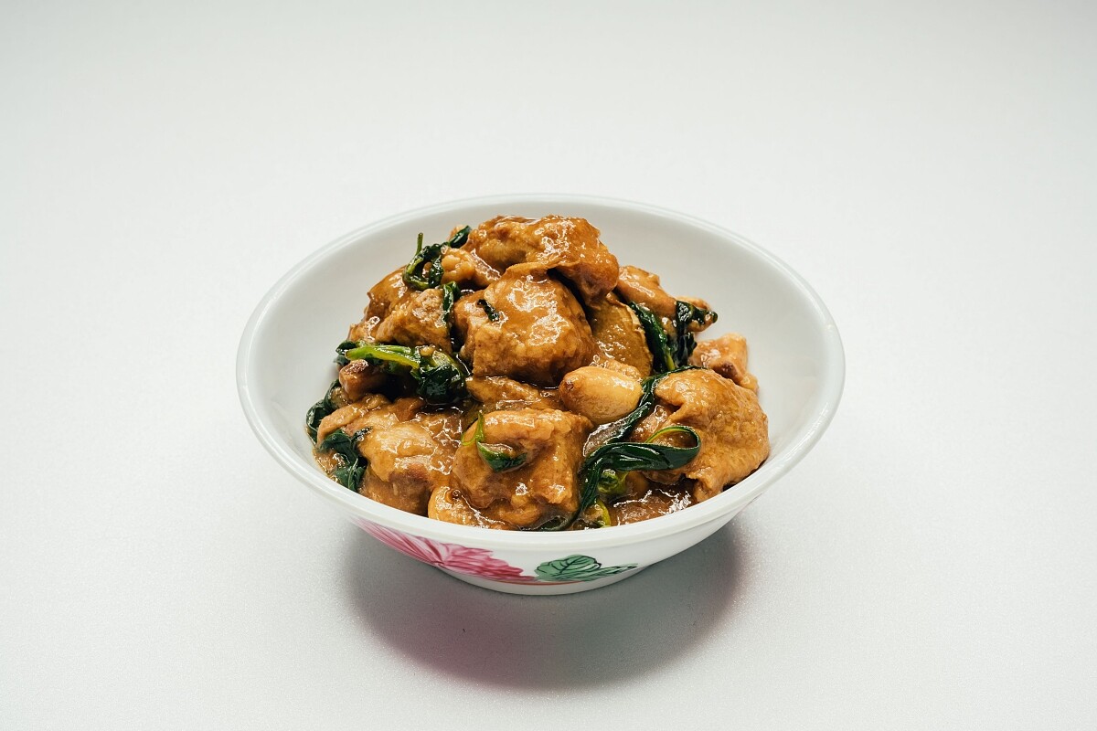 三杯塔香嫩雞。