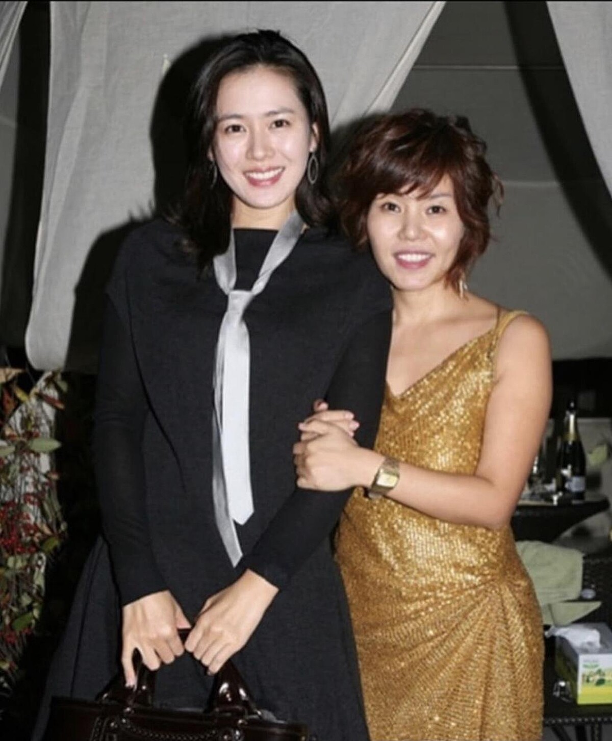 孫藝珍與妝髮師20年前合照