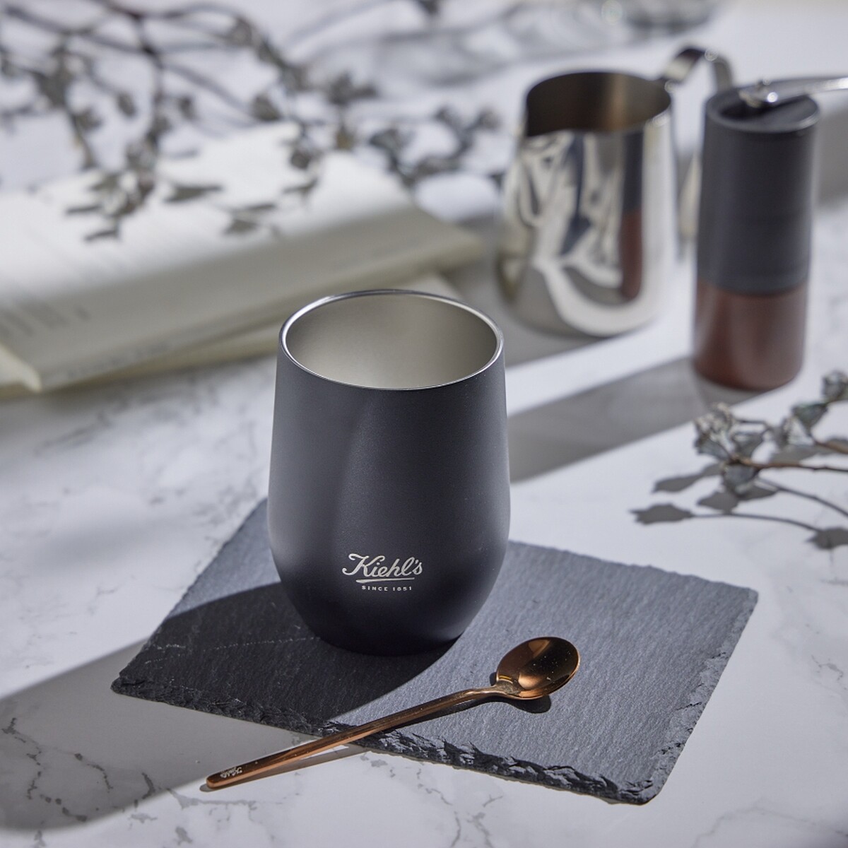 KIEHL&rsquo;S契爾氏霧黑不鏽鋼手持杯組。