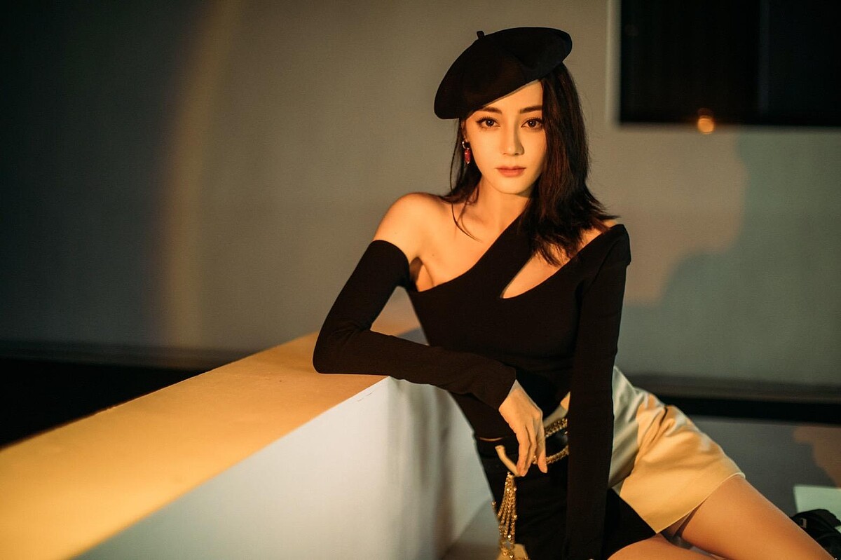 迪麗熱巴工作室