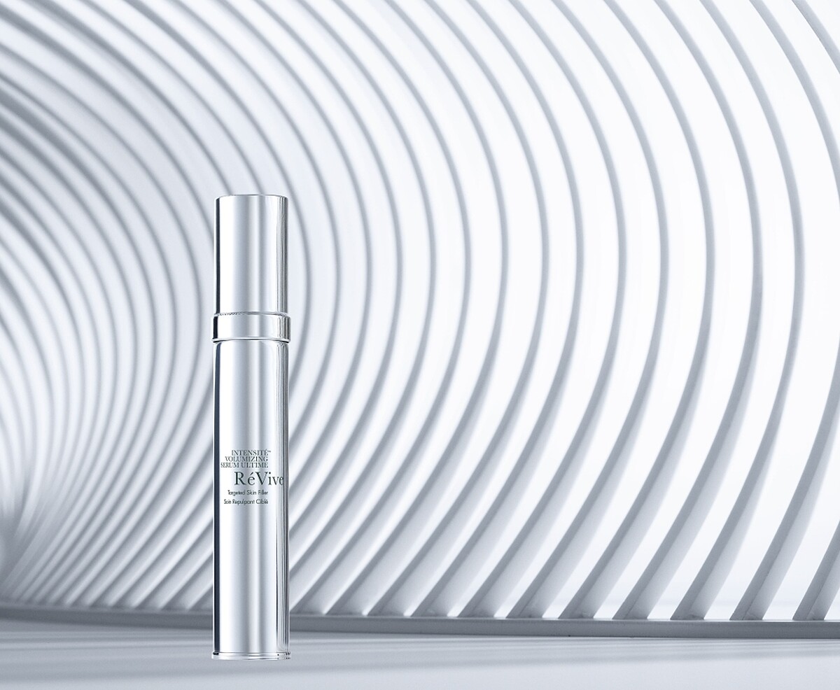 RéVive KGF脂雕抗皺精華情境圖。