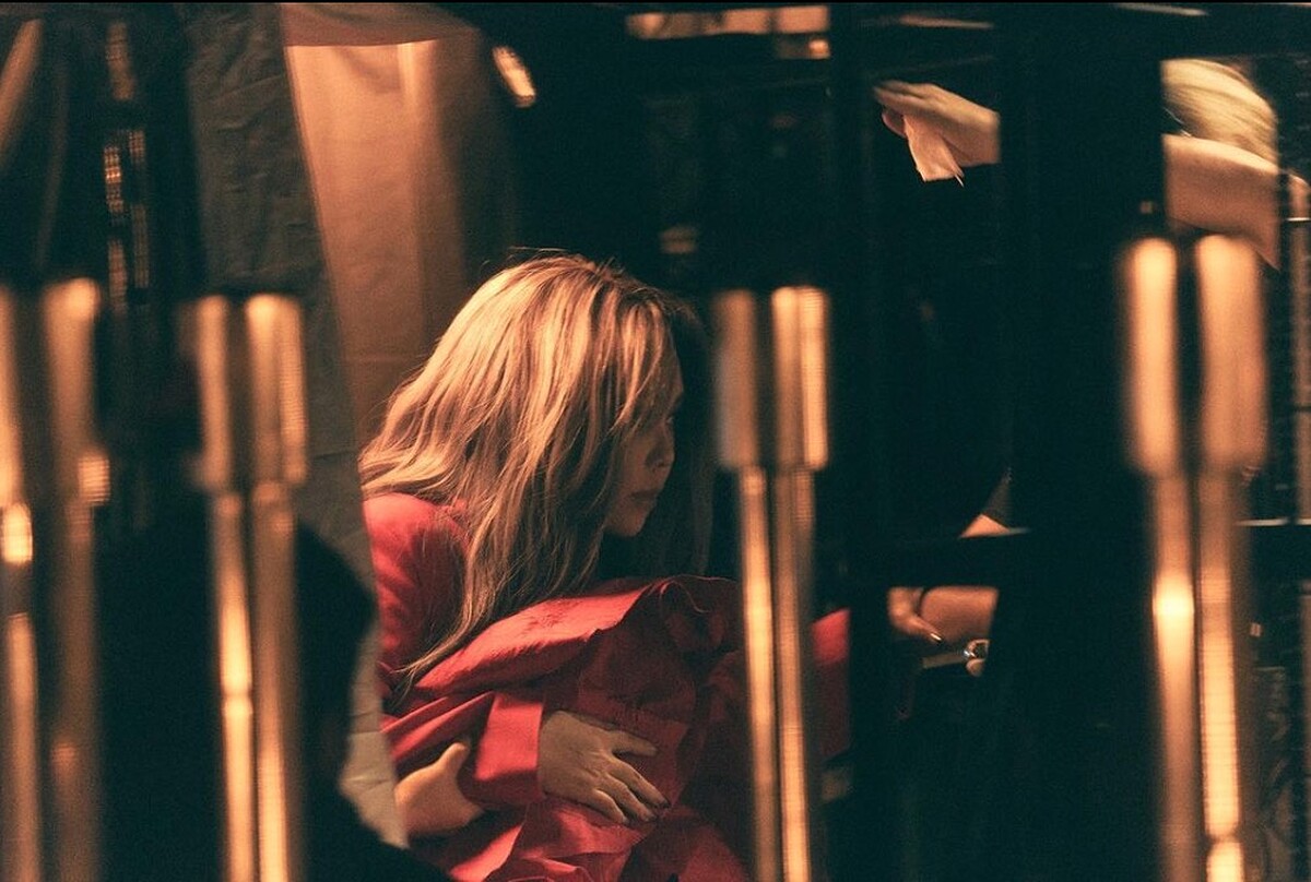 Amei在演唱會後台專心準備出場