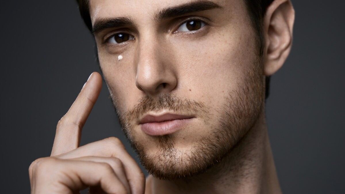 SHISEIDO MEN男人極致賦活眼霜質地。