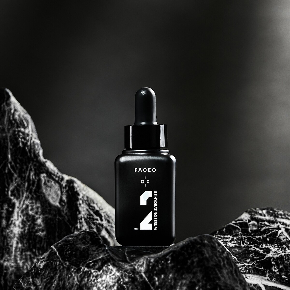 FACEO黑曜岩B5活萃保濕精華液30ml，NT690。