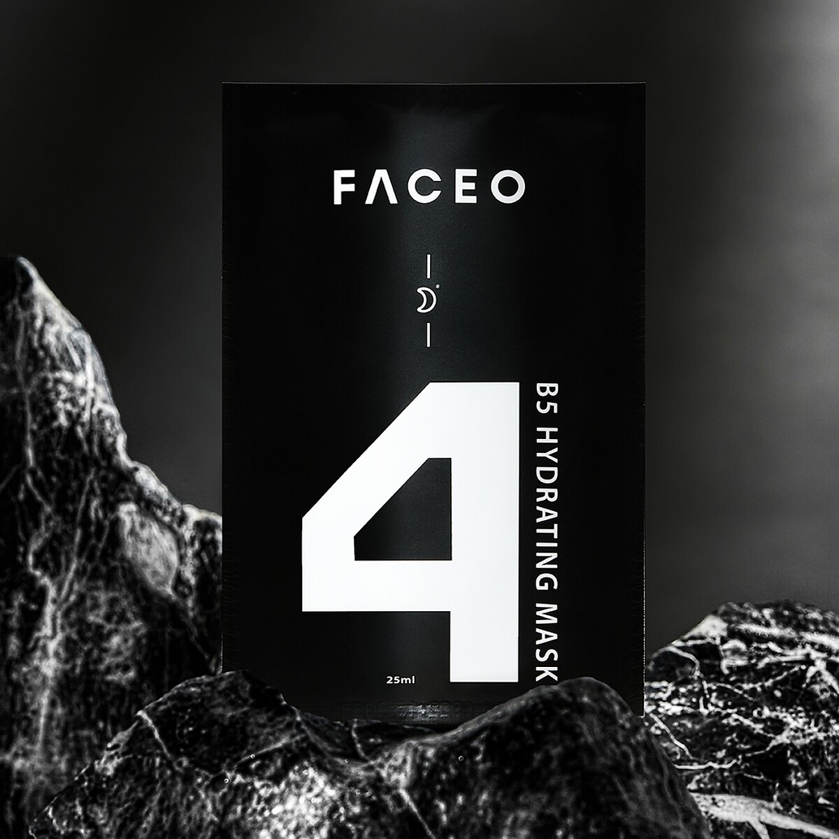 FACEO黑曜岩B5活萃保濕面膜一盒四片，NT390。