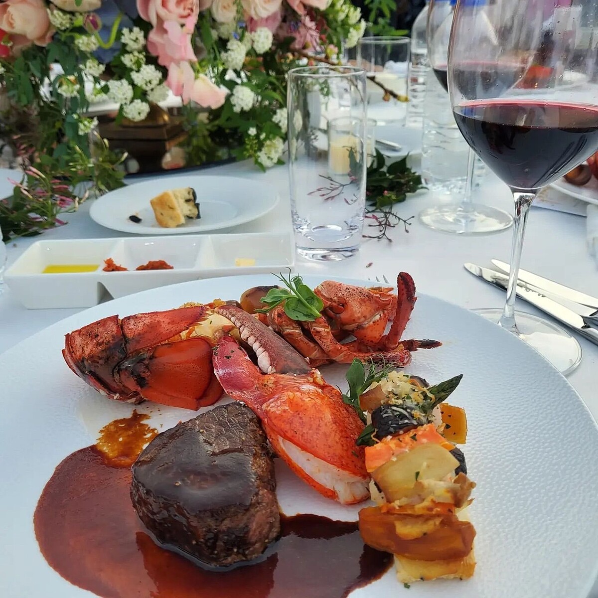 烤咸平韓牛里脊+烤活龍蝦