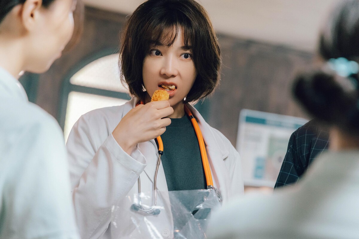 ▲蔡淑臻在片中飾演小劉醫師。（圖／公視提供）