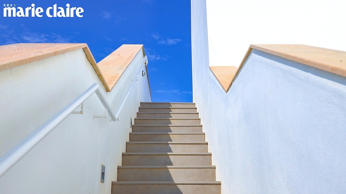 嵐翎白砂渡假莊園建築以純白極簡風格為主