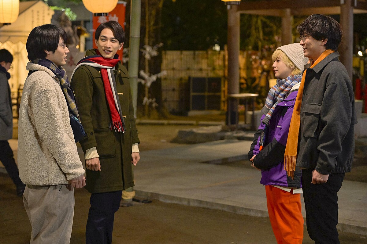 ▲片中4人在新年參拜時相遇。（圖／車庫娛樂提供）