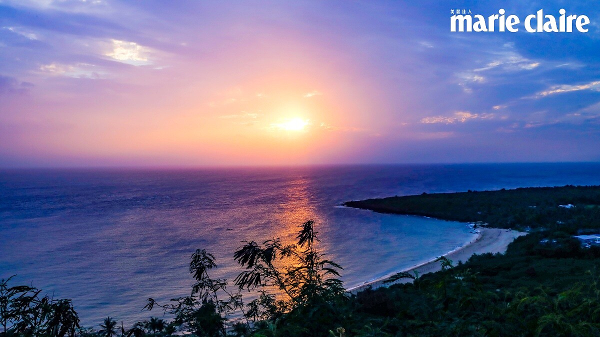 心型白沙灣海岸線景致