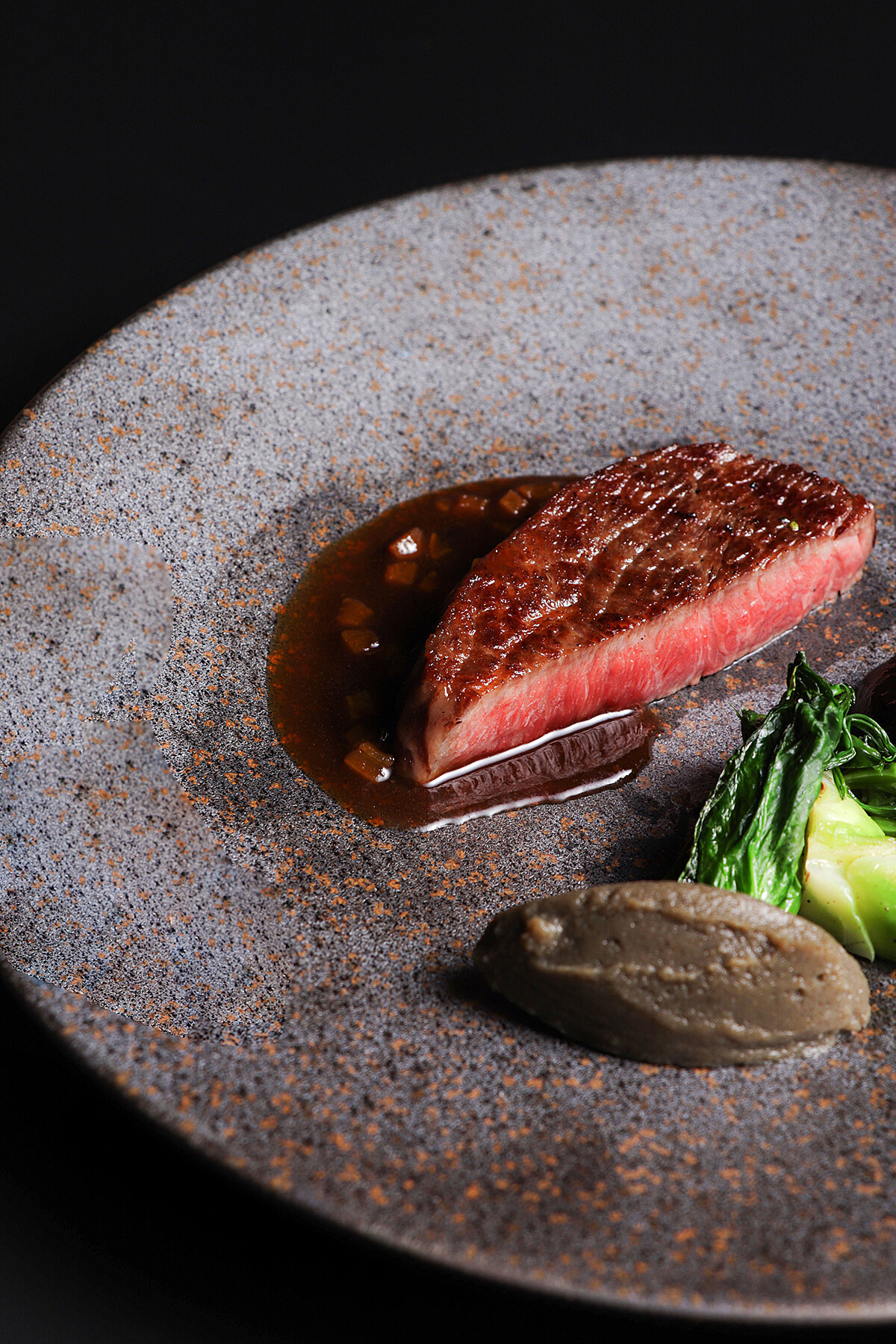 近江牛臀排、牛尾、黑松露。