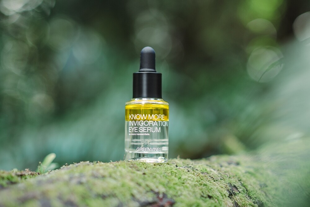 綠藤生機澄澈眼部雙精華2022 全新升級30ml，NT1,980。