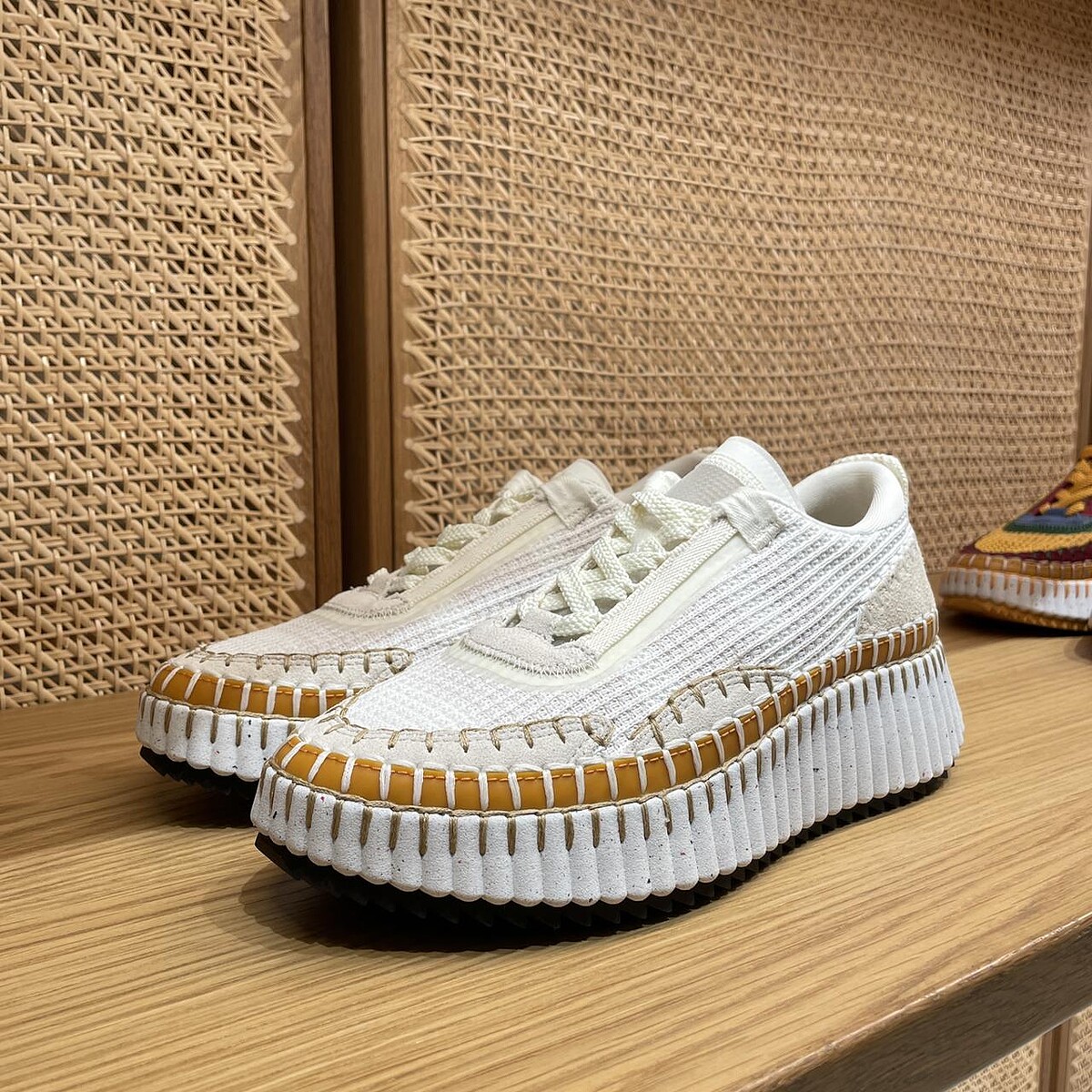 Nama運動鞋，NT$23,000