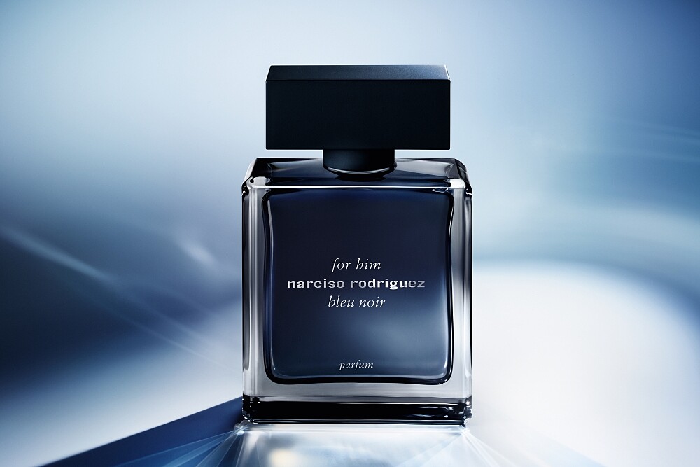 Narciso Rodriguez for him bleu noir紳藍男性香精情境圖。