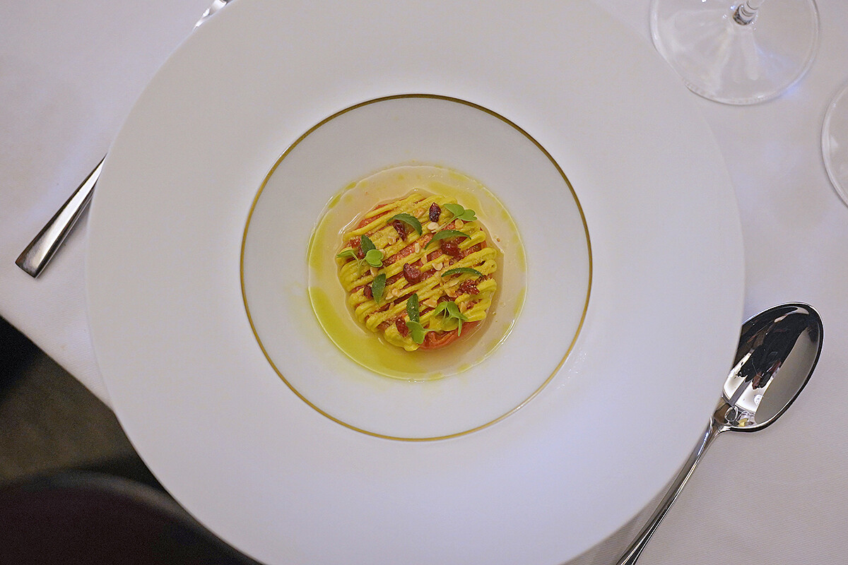 風乾蕃茄、落黎、桂花、香檳醋。