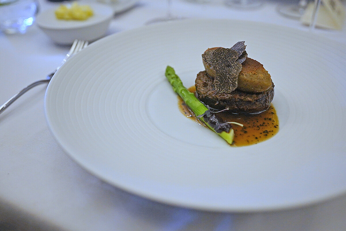 向名菜「羅西尼」致敬的蔬食版。