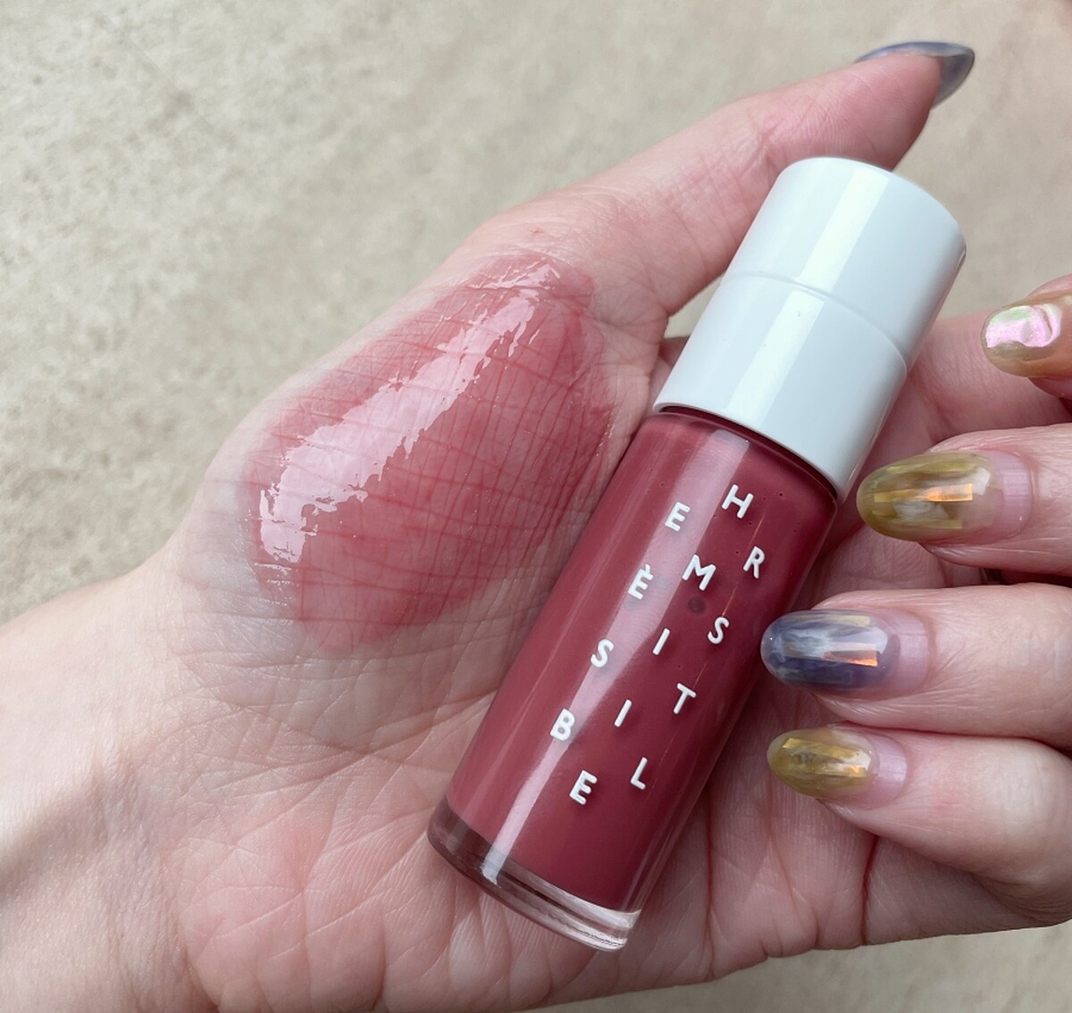 HERMÈSISTIBLE 滋養潤唇油系列 05 Rose Kola 可樂果玫瑰調，NT1,800