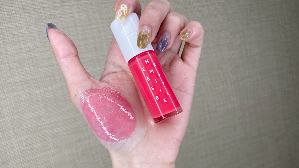 HERMÈSISTIBLE 滋養潤唇油系列 04 Rouge Amarelle 酸櫻桃紅色調，NT1,800