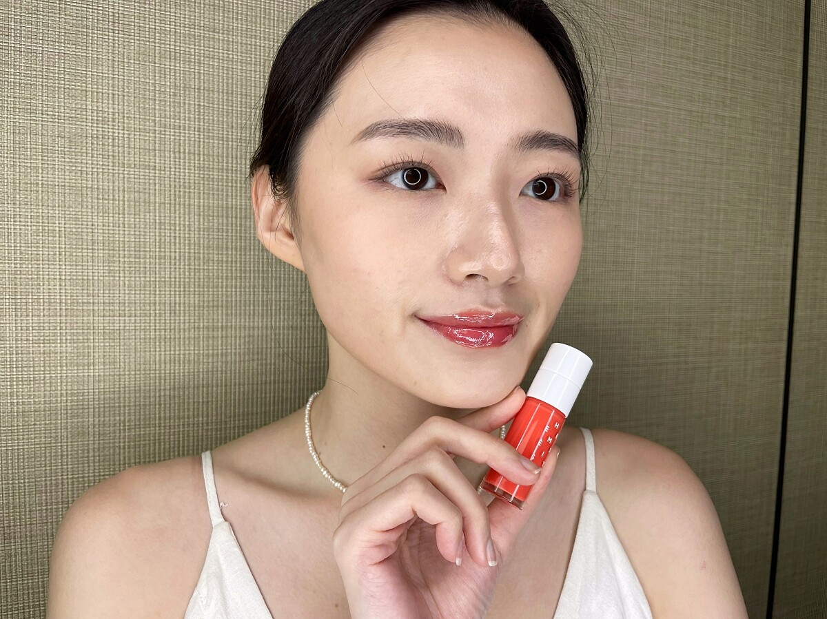HERMÈSISTIBLE 滋養潤唇油系列 02 Corail Bigarade 苦橙珊瑚調 試色