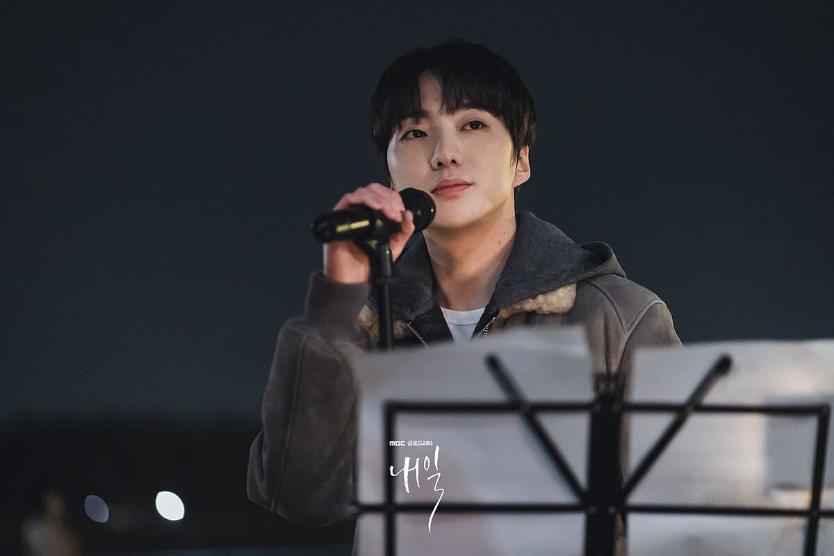 《還有明天》WINNER姜昇潤飾演因自身遭遇及愛妻意外過世欲結束生命的創作歌手