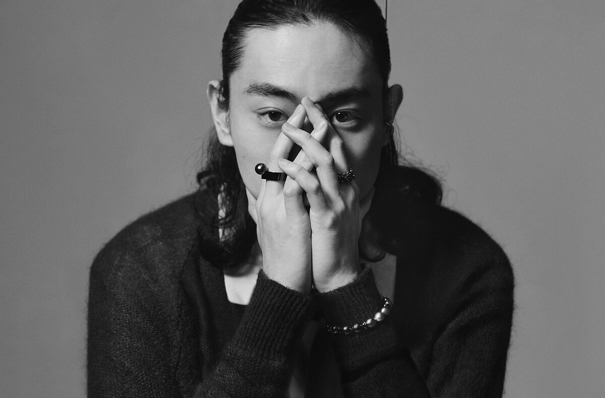 Mikimoto黑色珍珠+黑銠塗層的全新Passionior系列珠寶，由日本奧斯卡影帝菅田將暉演繹的形象廣告