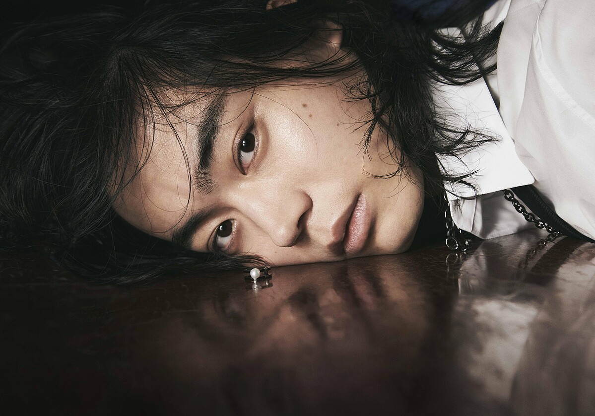 Mikimoto黑色珍珠+黑銠塗層的全新Passionior系列珠寶，由日本奧斯卡影帝菅田將暉演繹的形象廣告