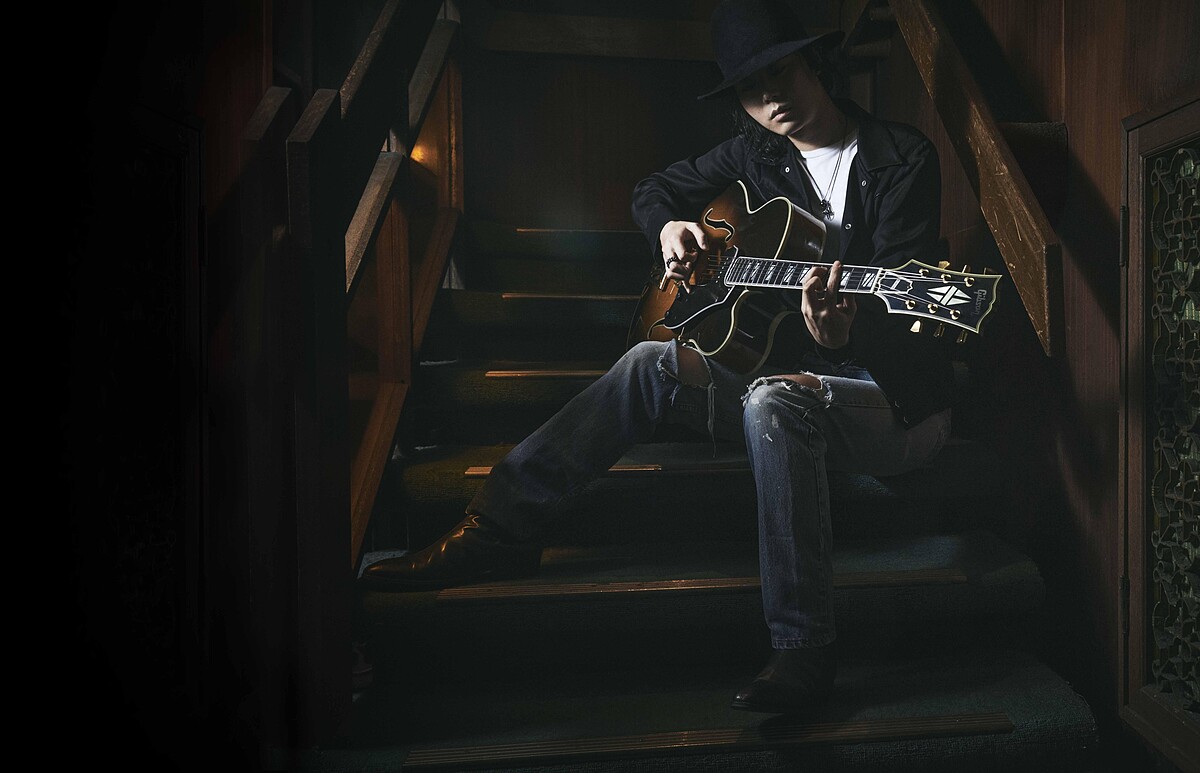 Mikimoto黑色珍珠+黑銠塗層的全新Passionior系列珠寶，由日本奧斯卡影帝菅田將暉演繹的形象廣告