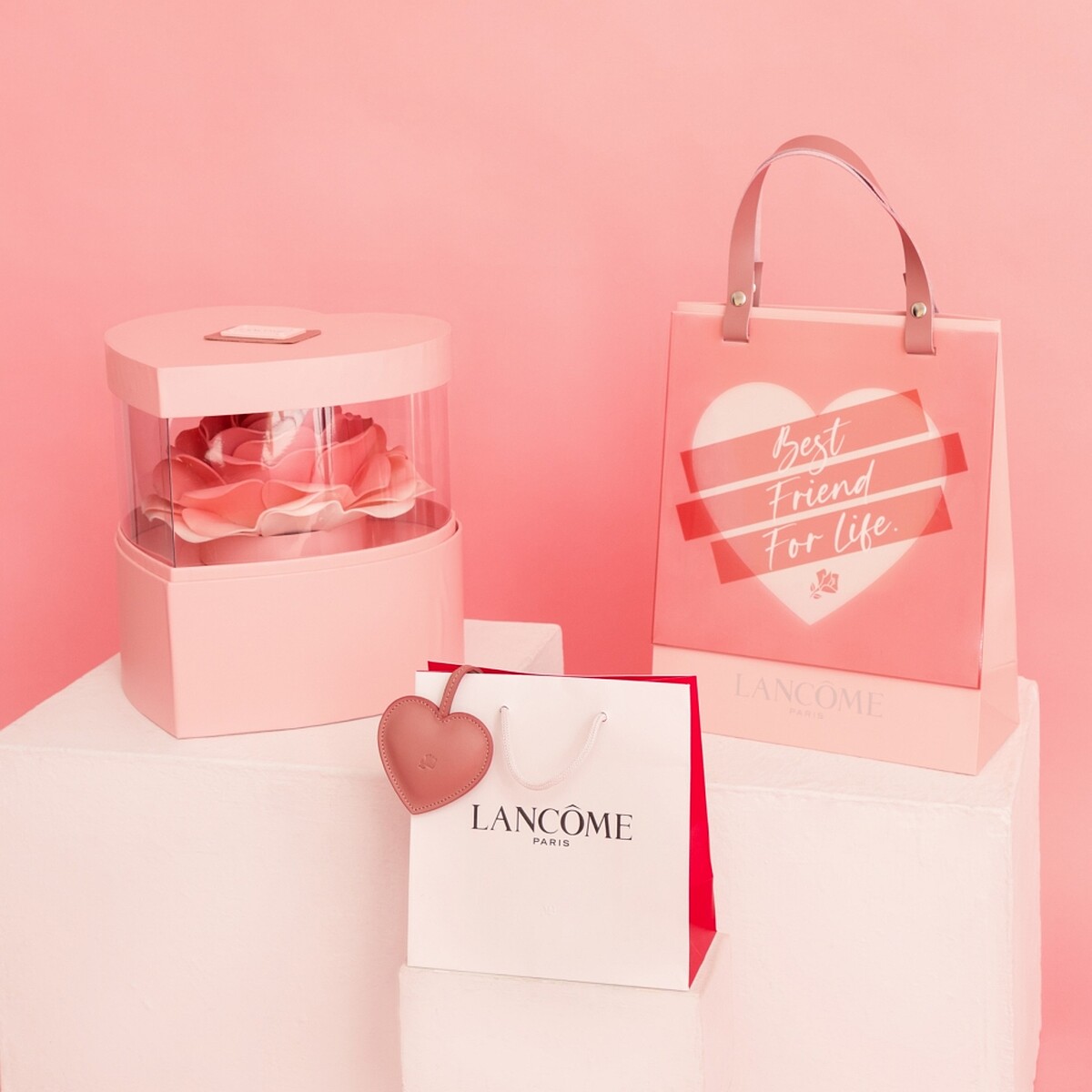 蘭蔻 Happy In Love濃情甜寵愛心禮盒包裝服務主圖。