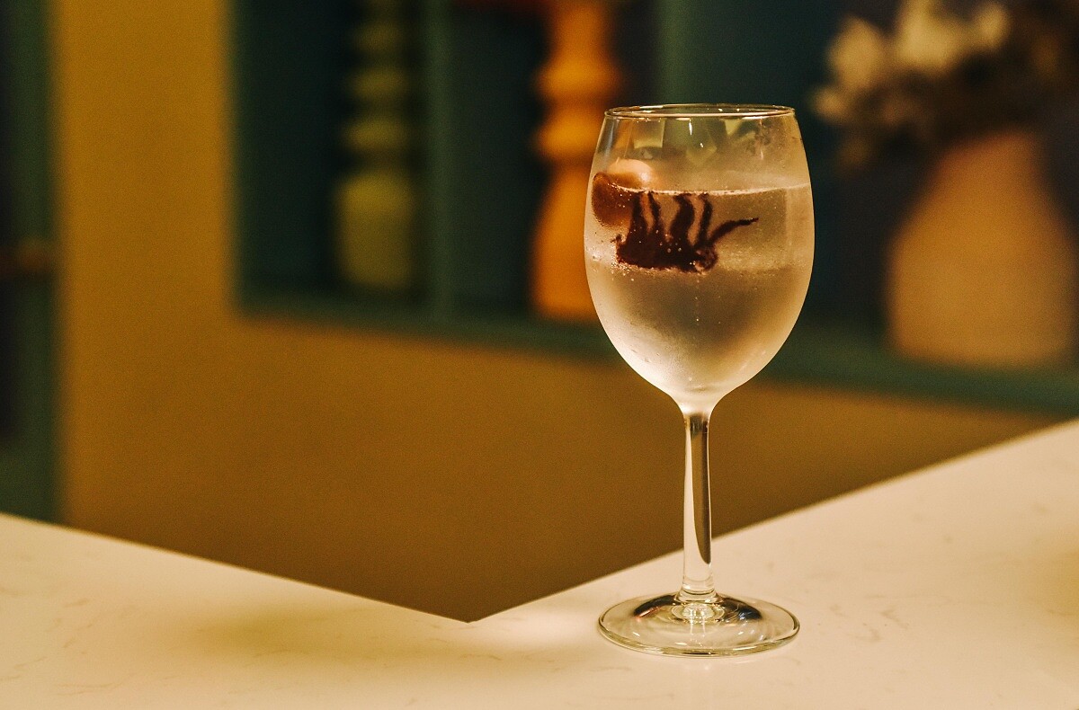 禁止酒駕，飲酒過量有害健康