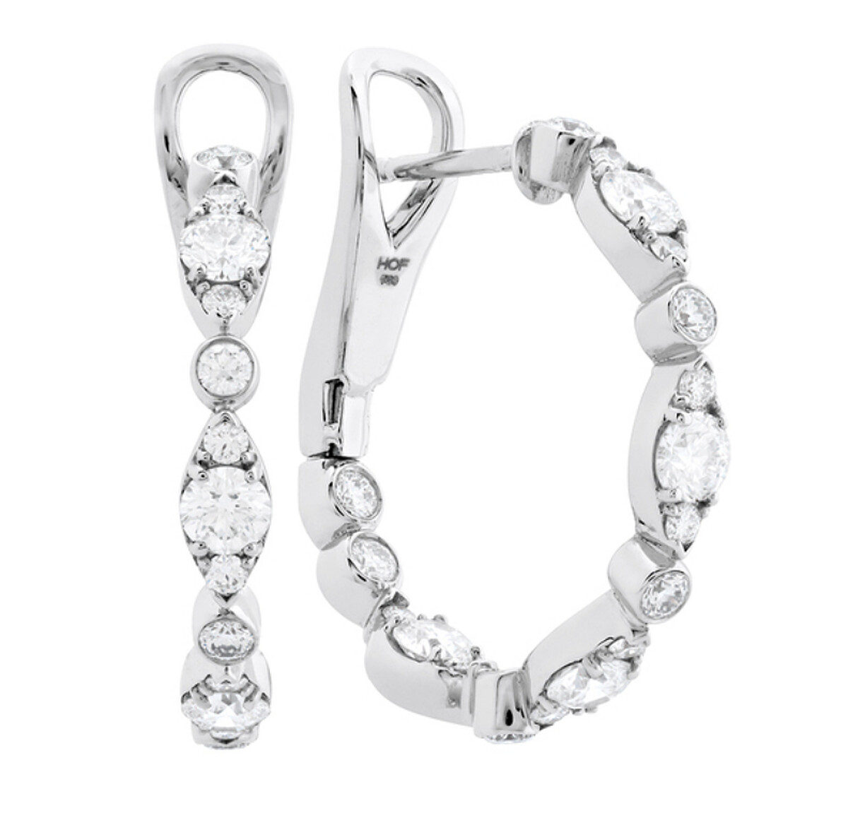 HEARTS ON FIRE Aerial Regal系列圖騰弧線鑽石耳環，18K白金鑲嵌鑽石約1.28克拉，售價店洽
