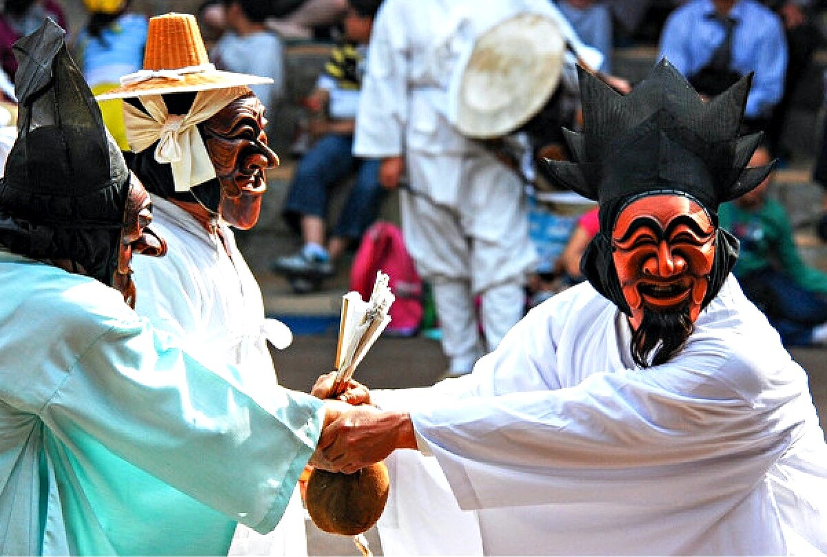 河回別神祭假面舞的貴族與儒生