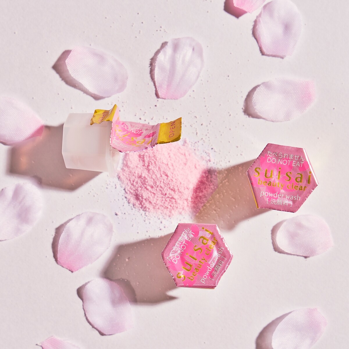 KANEBO佳麗寶suisai淨透酵素粉N(櫻花蜜桃香)0.4g*32顆，NT680。