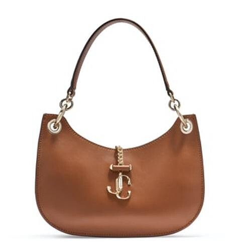 Jimmy Choo 腋下包，NT43,800。