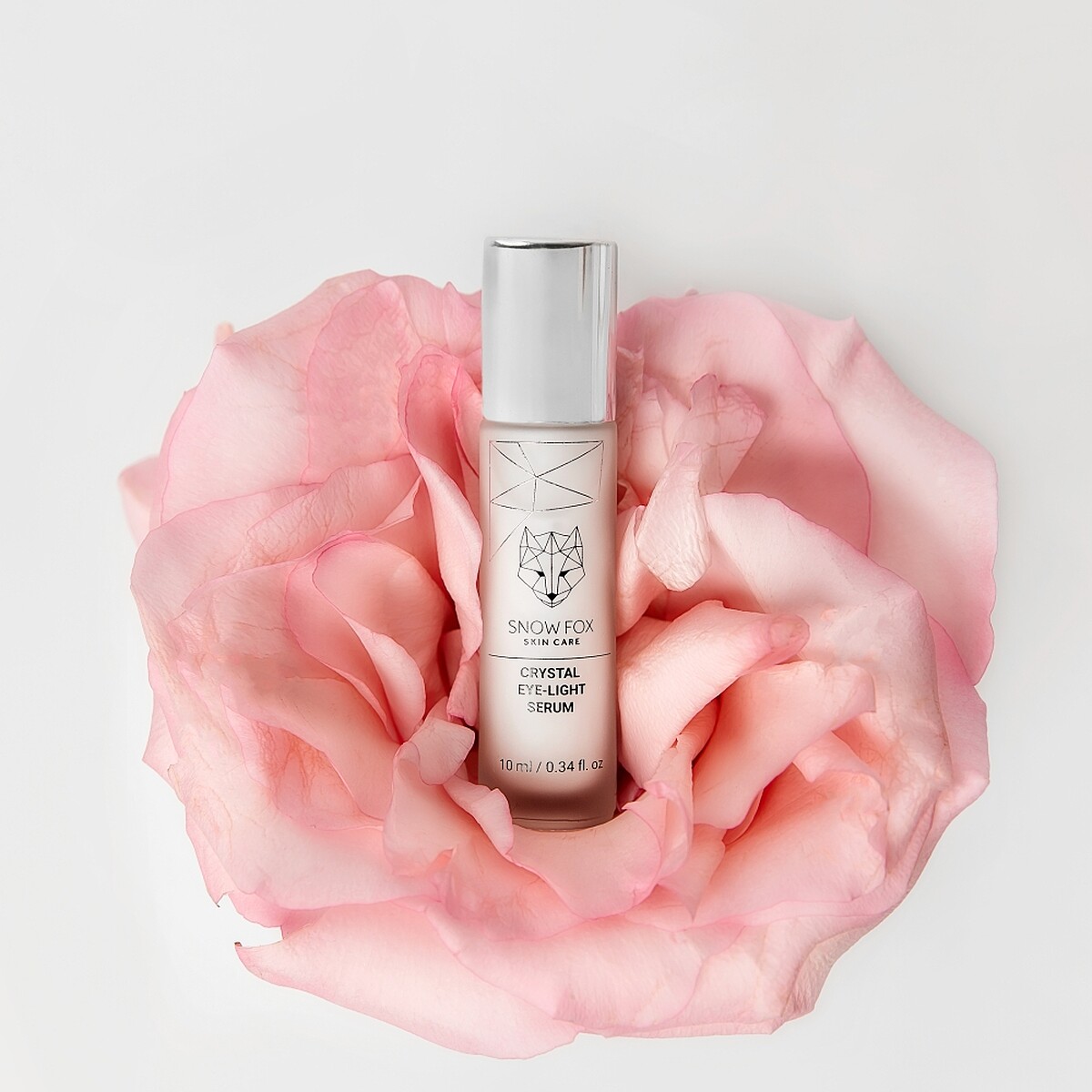 Snow Fox水晶眼部精華液10ml，NT1,050。