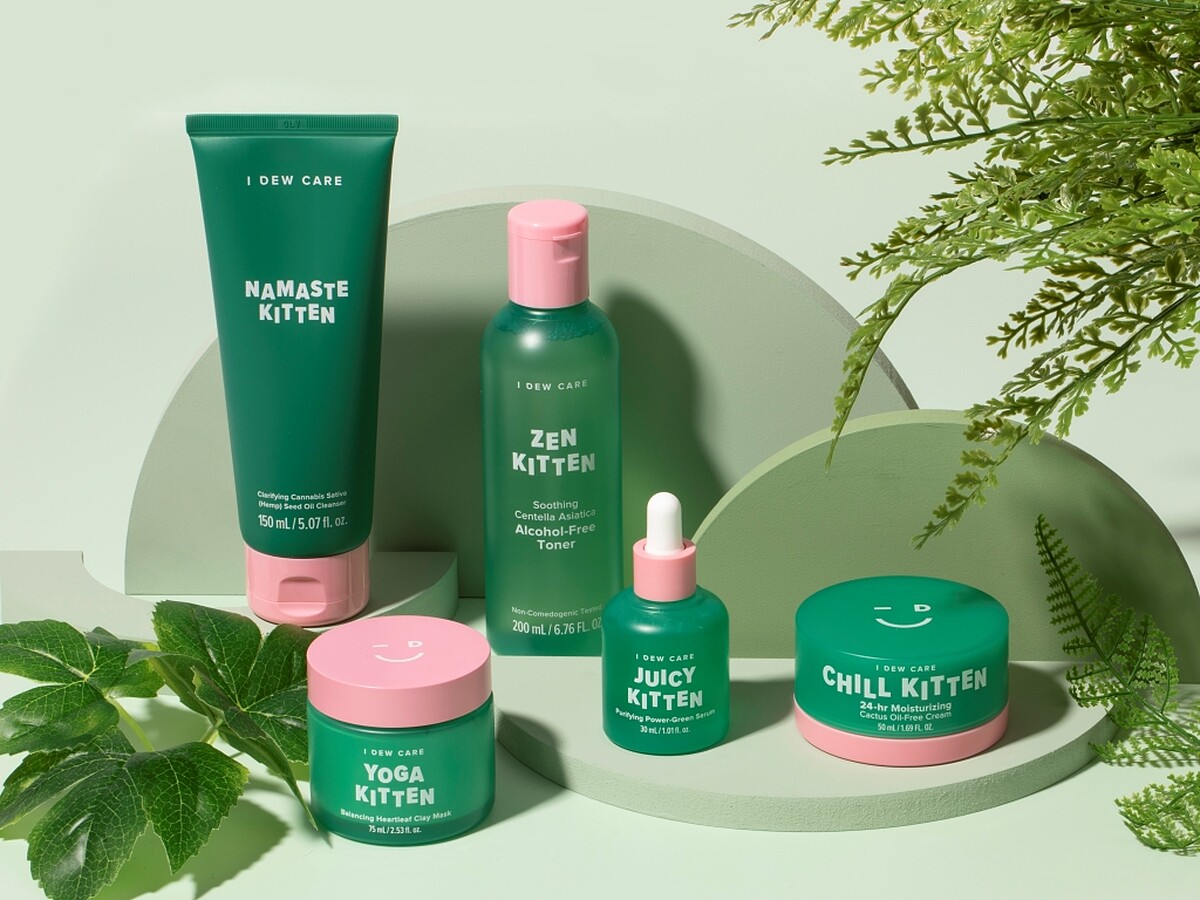 I DEW CARE瑜珈喵喵家族主視覺。