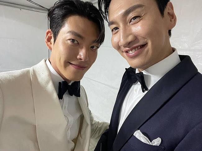 金宇彬與李光洙合體頒獎